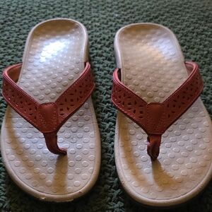 Vionic Women's Red and Tan Sandals